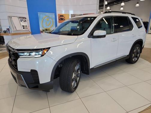 Platinum White Pearl 2026 Honda Pilot Touring 8-Passenger