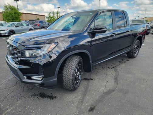 Crystal Black Pearl 2026 Honda Ridgeline TrailSport+