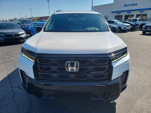Platinum White Pearl 2026 Honda Pilot Black Edition