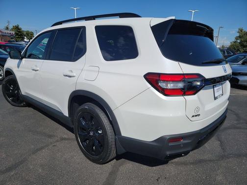 Platinum White Pearl 2026 Honda Pilot Black Edition