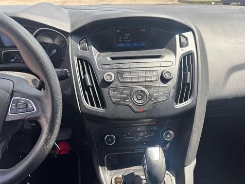 Ruby Red Metallic Tinted Clearcoat 2015 Ford Focus SE