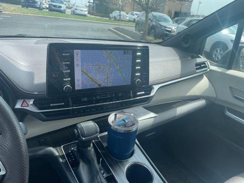 2022 Toyota Sienna Platinum 7 Passenger