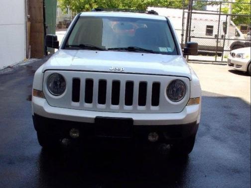 Bright White Clearcoat 2015 Jeep Patriot Latitude
