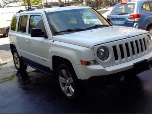 Bright White Clearcoat 2015 Jeep Patriot Latitude