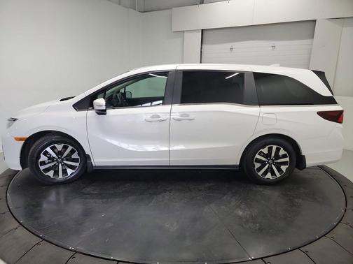 Platinum White Pearl 2025 Honda Odyssey EX-L