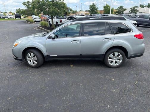Steel Silver Metallic 2011 Subaru Outback 3.6 R Limited