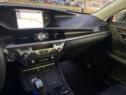 2017 Lexus ES 350 Base