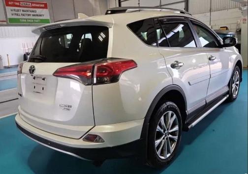 Blizzard Pearl 2017 Toyota RAV4 Limited