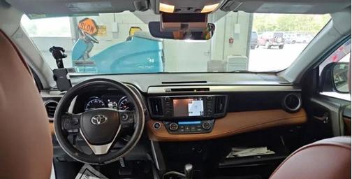 Blizzard Pearl 2017 Toyota RAV4 Limited