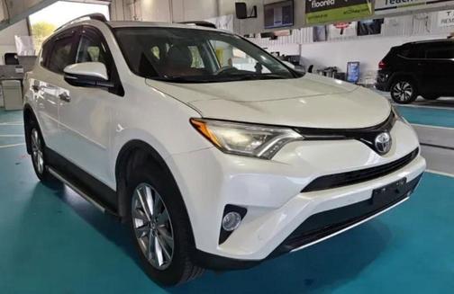 Blizzard Pearl 2017 Toyota RAV4 Limited