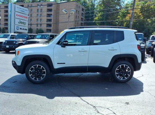 Alpine White Clearcoat 2023 Jeep Renegade Upland