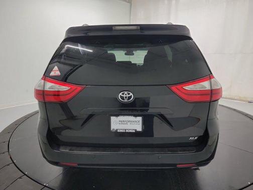 2015 Toyota Sienna XLE