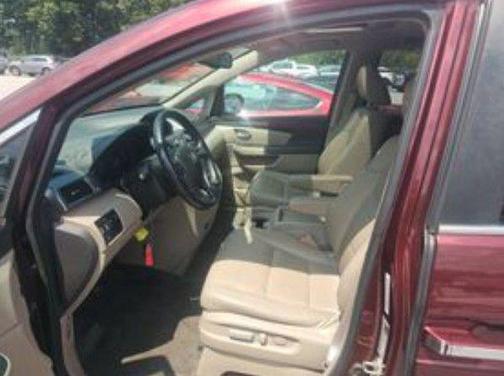 Deep Scarlet Pearl 2017 Honda Odyssey EX-L