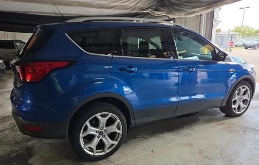 Lightning Blue Metallic 2019 Ford Escape Titanium