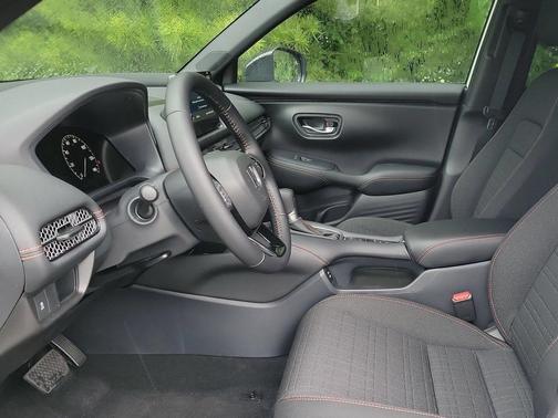 Crystal Black Pearl 2027 Honda HR-V Sport AWD
