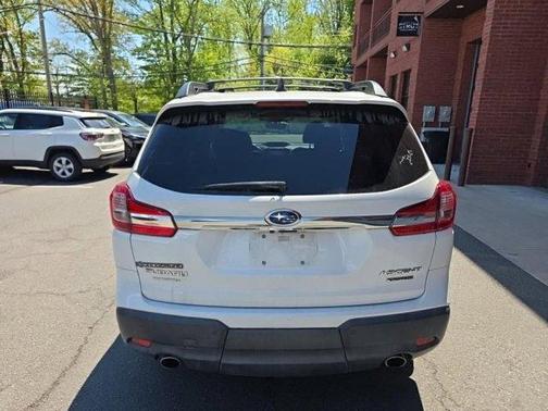 Crystal White Pearl 2019 Subaru Ascent Limited 8-Passenger