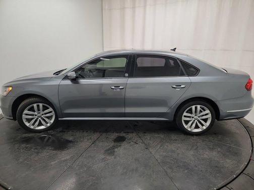 2019 Volkswagen Passat 2.0T Wolfsburg Edition