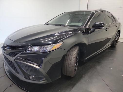 Midnight Black Metallic 2023 Toyota Camry SE