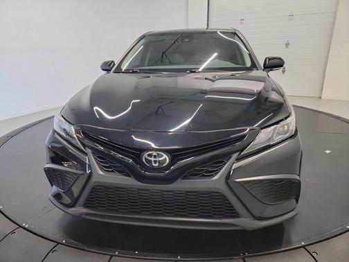 Midnight Black Metallic 2023 Toyota Camry SE