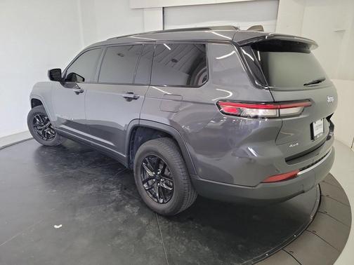 Baltic Gray Metallic Clearcoat 2023 Jeep Grand Cherokee L Laredo