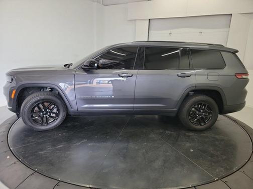 Baltic Gray Metallic Clearcoat 2023 Jeep Grand Cherokee L Laredo