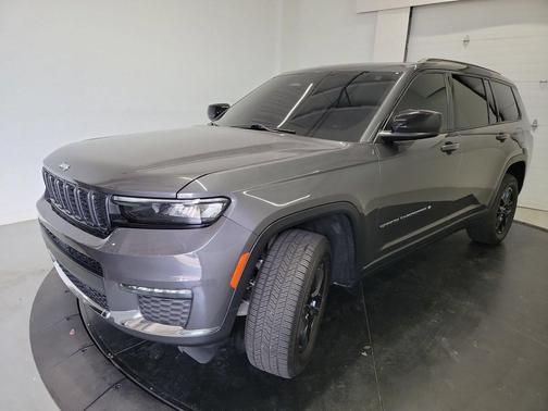Baltic Gray Metallic Clearcoat 2023 Jeep Grand Cherokee L Laredo
