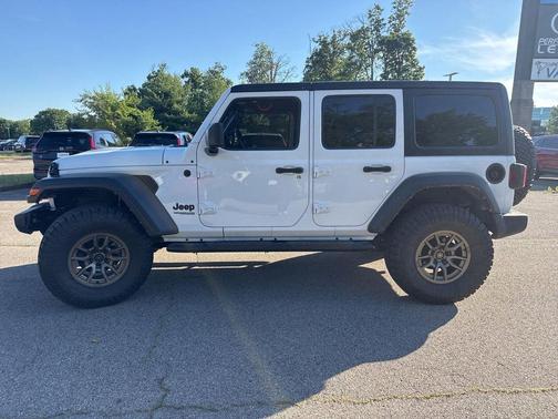 Bright White Clearcoat 2022 Jeep Wrangler Unlimited Sport