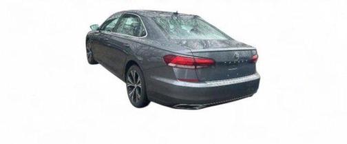 Platinum Gray Metallic 2022 Volkswagen Passat 2.0T SE