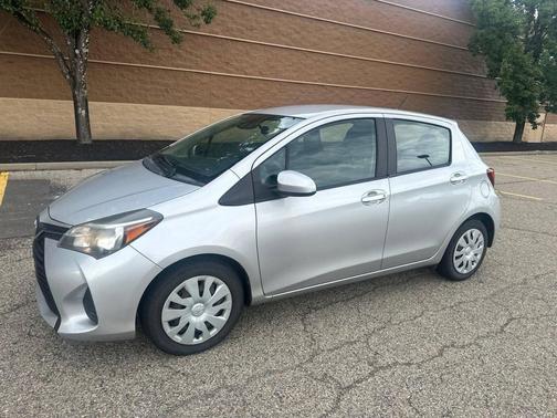 Classic Silver Metallic 2017 Toyota Yaris L