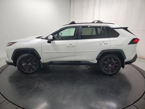 2023 Toyota RAV4 Hybrid SE