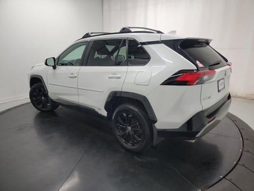2023 Toyota RAV4 Hybrid SE