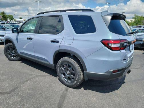 Sonic Gray Pearl 2026 Honda Pilot TrailSport