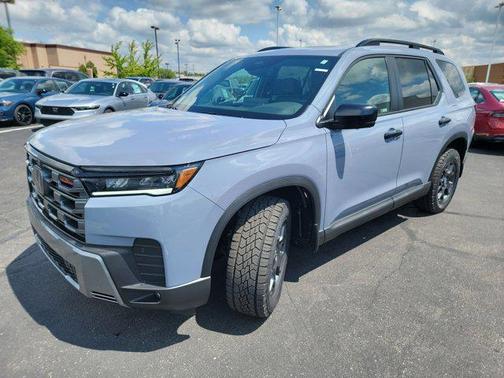 Sonic Gray Pearl 2026 Honda Pilot TrailSport