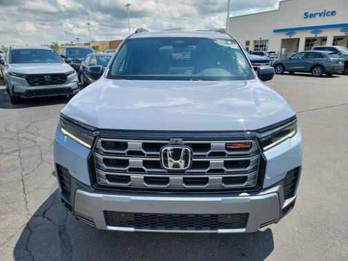Sonic Gray Pearl 2026 Honda Pilot TrailSport