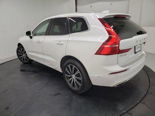 Crystal White Metallic 2020 Volvo XC60 T6 Inscription