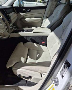 Crystal White Metallic 2020 Volvo XC60 T6 Inscription