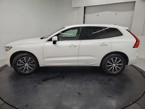 Crystal White Metallic 2020 Volvo XC60 T6 Inscription