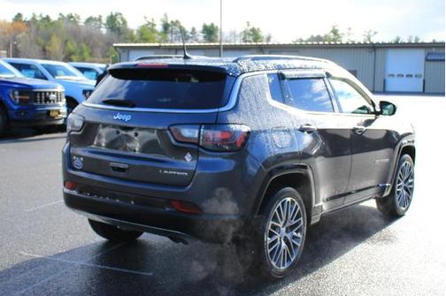 Granite Crystal Clearcoat Metallic 2022 Jeep Compass LIMITED