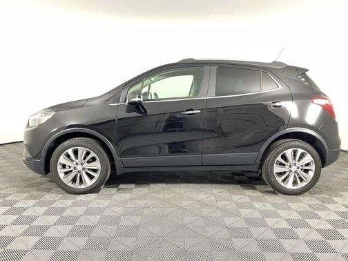 Photo 5 of 33 of 2019 Buick Encore Preferred