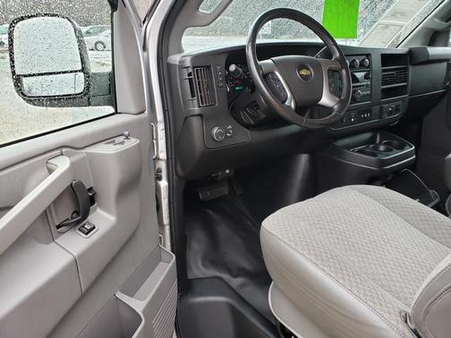 2017 Chevrolet Express 2500 LS