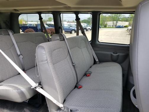 2015 Chevrolet Express 2500 LS