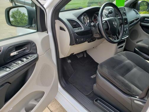 2016 Dodge Grand Caravan AVP/SE