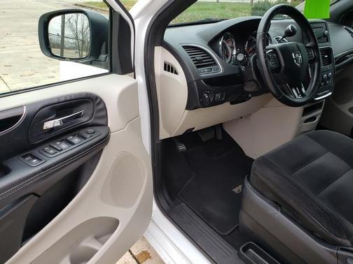 2016 Dodge Grand Caravan AVP/SE