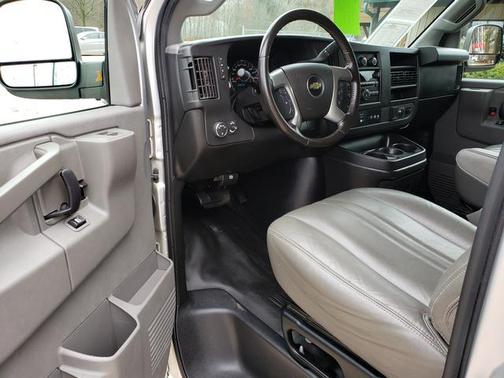 2017 Chevrolet Express 2500 LS
