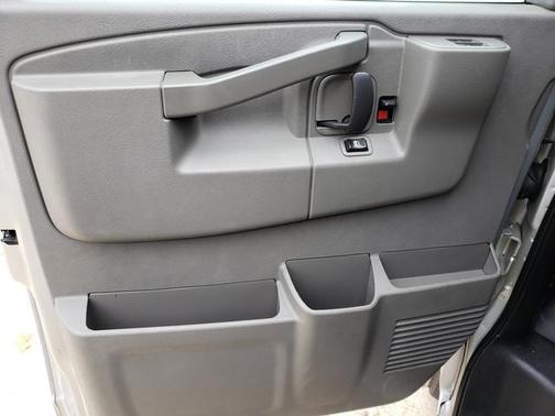 2017 Chevrolet Express 2500 LS