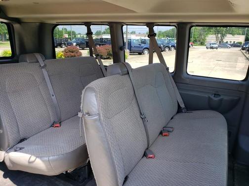 2016 Chevrolet Express 2500 LS