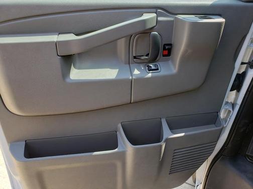 2016 Chevrolet Express 2500 LS