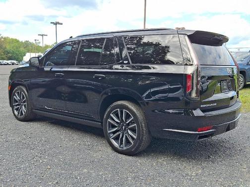 2022 Cadillac Escalade Sport