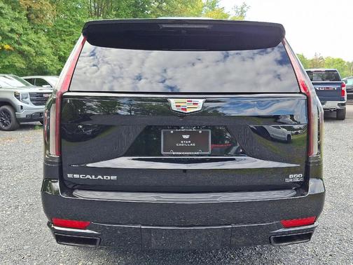 2022 Cadillac Escalade Sport