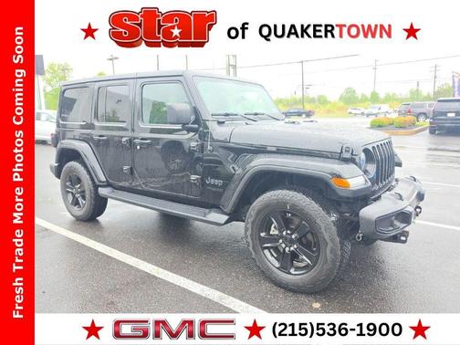 Black Clearcoat 2022 Jeep Wrangler Unlimited Sahara Altitude